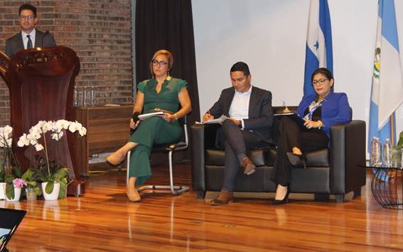 Fotografía de la Participación en la Bienal de Arquitectura en el CFIA.